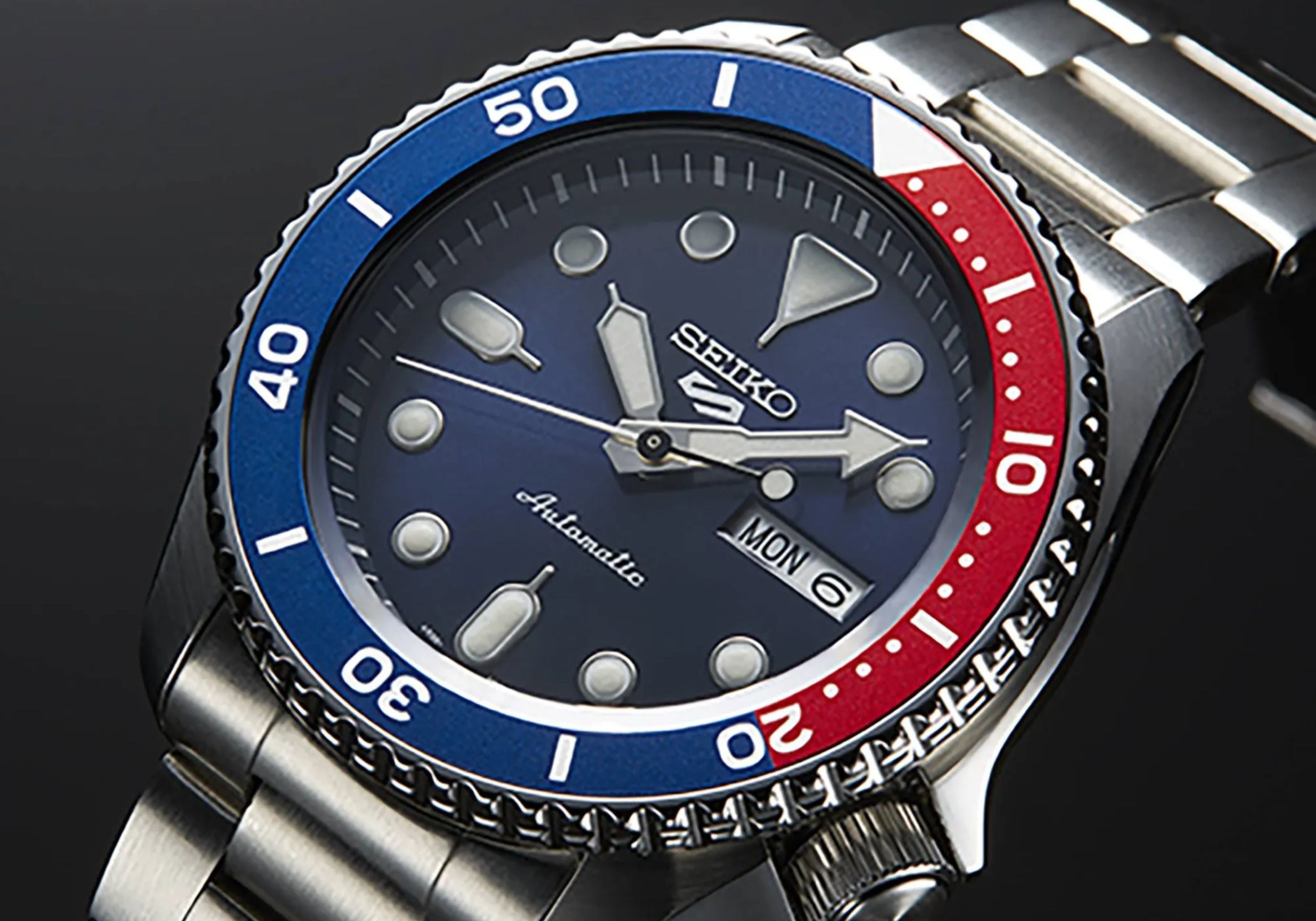Détails de la Montre SEIKO 5 SKX SERIES SRPD53K1 Automatic Bleu et Rouge